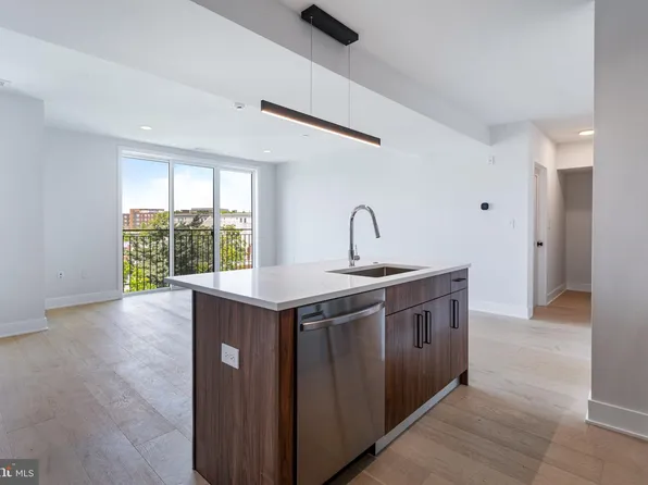 845 19th St NE #Penthouse 12, Washington, DC 20002