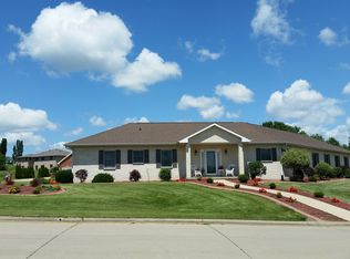 9965 Four Sisters Ct, Dubuque, IA 52003