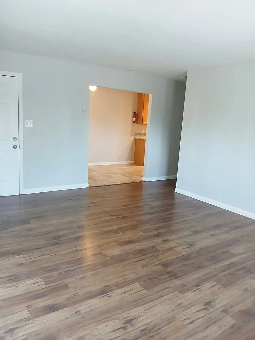 Remodeled 2 Bedroom Unit in Four-Plex in Roseville — Photo 3
