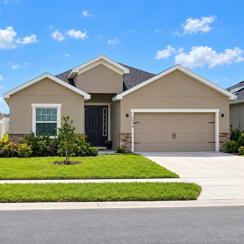 4 bed, 2.5 bath, 2041 sqft, $2,450 — Photo 1