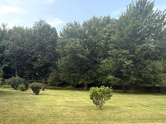 5th image of 2595 Evergreen Ln