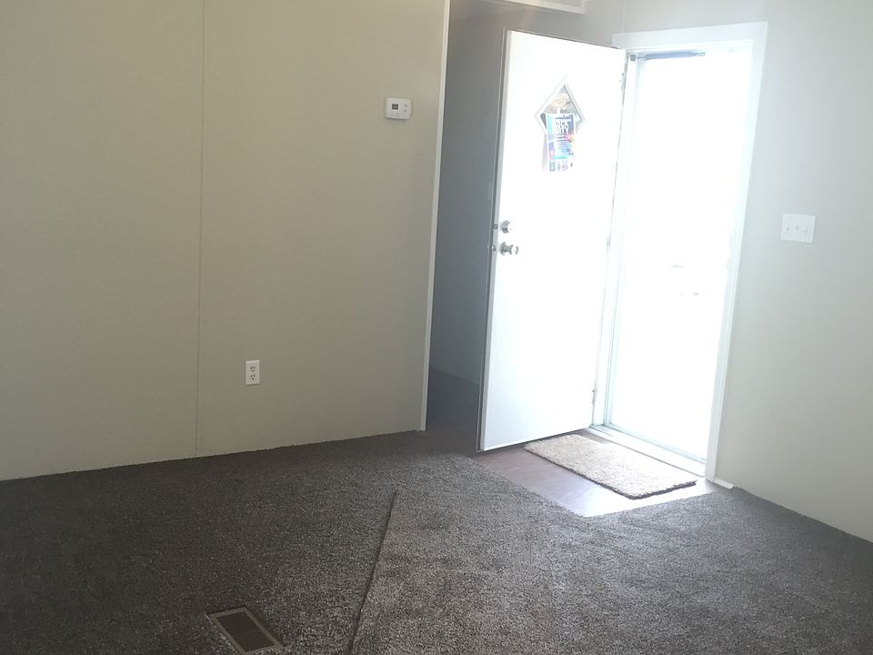 2nd image of 120 Daisy St