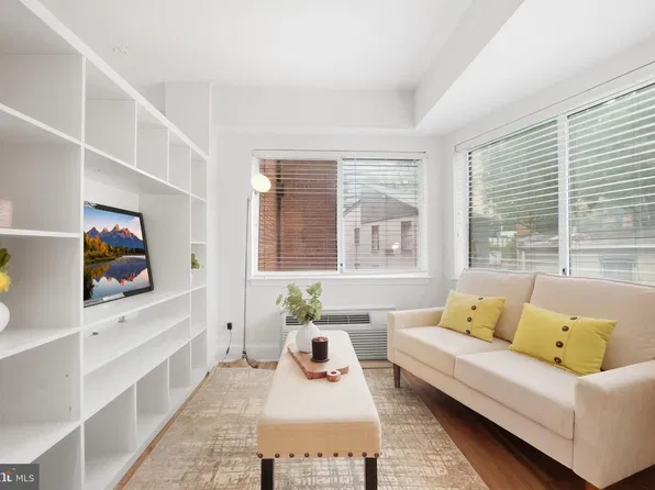 1825 T St NW APT 301, Washington, DC 20009