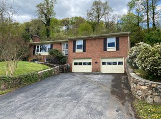 3014 Burnleigh Rd SW, Roanoke, VA 24014