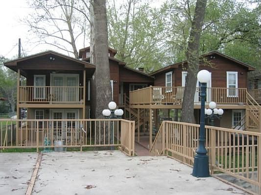 1st image of 340 Meadow Lake Dr
