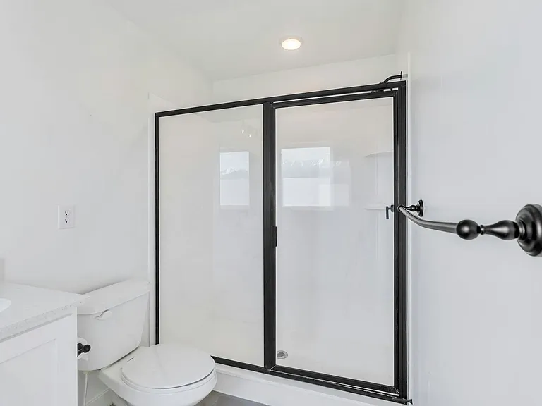 923 S 950 W — Photo 16