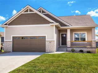 512 NE Brookridge Cir, Waukee, IA 50263