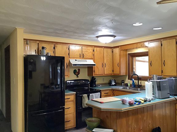 3rd image of 225 Washburn Road