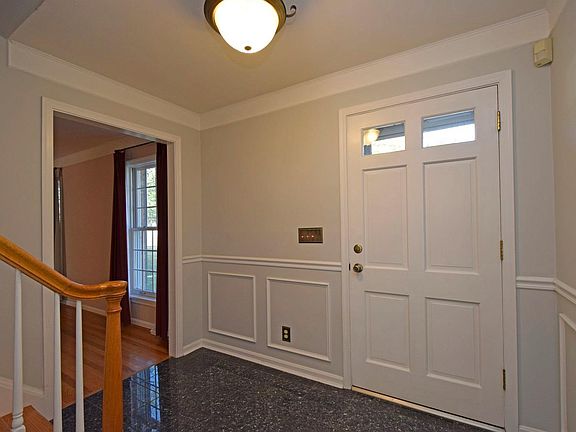2nd image of 7083 Woodsedge Dr