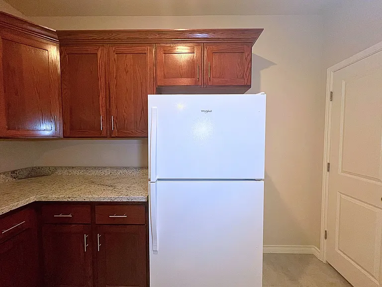 2904 E Lyon St — Photo 14