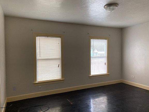 3rd image of 3212 Alabama St