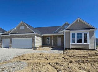 5486 Scotch Woods Dr, Grove City, OH