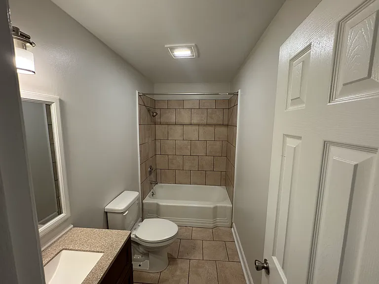 1123 Montgomery St — Photo 4