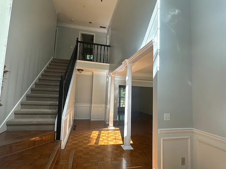 Pinehollow Ct — Photo 60