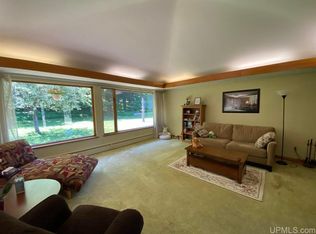 1403 E Houghton Ave, Houghton, MI 49931