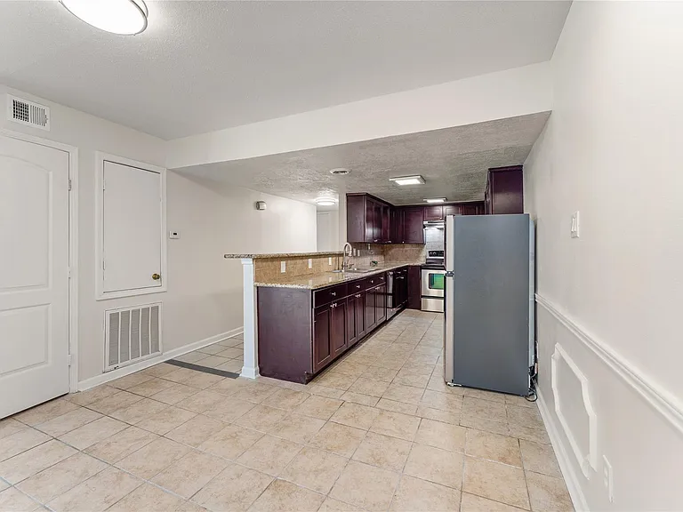 12633 Memorial Dr #50 — Photo 11