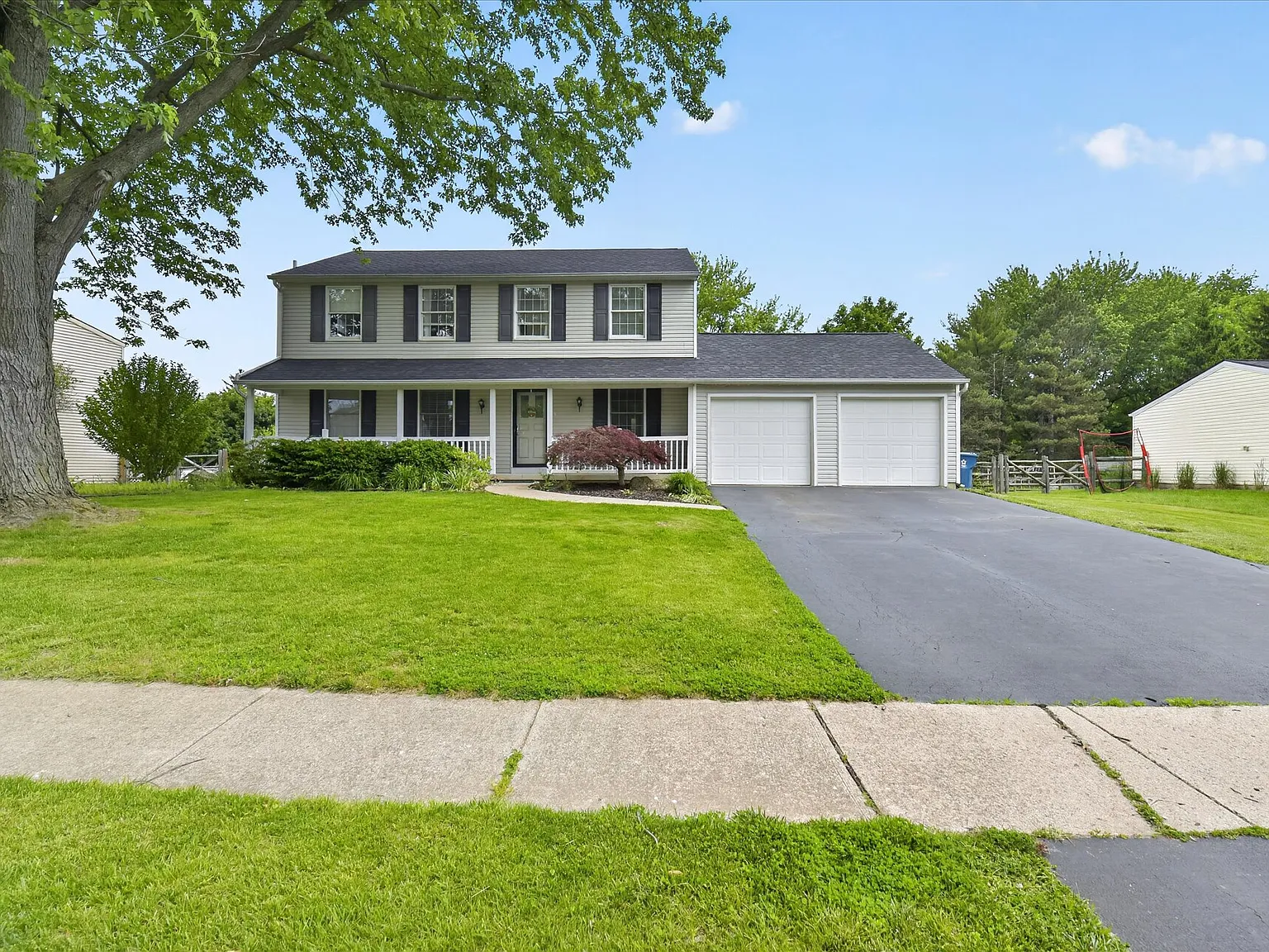 4 bed, 2.5 bath, 2128 sqft, $3,000 — Photo 2