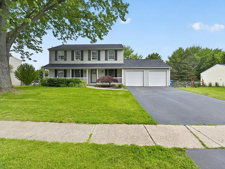 10468 Cliffwood Rd — Photo 2