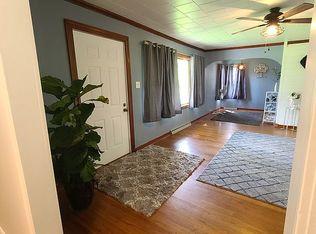 611 S Broadway St, Sesser, IL 62884