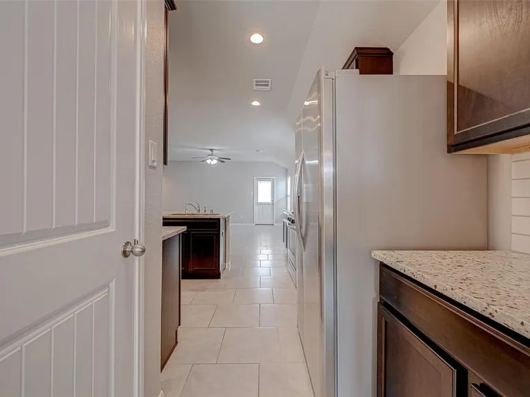 2206 Mirror Ridge Ct — Photo 11