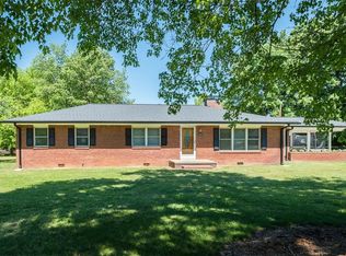 224 Nicks St, Graham, NC 27253