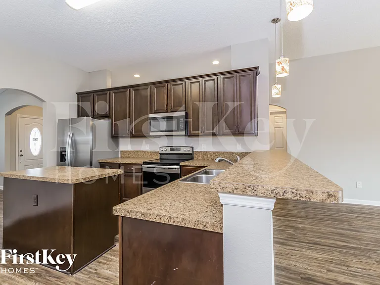 9760 Woodstone Mill Dr — Photo 6