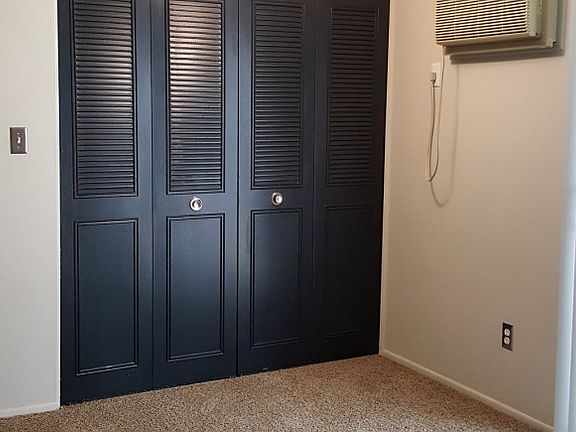 4th image of 325 E 6th St APT 8