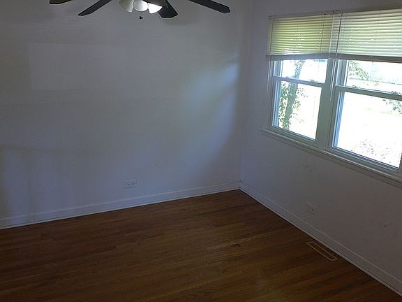 3rd image of 213 Kenwood Dr