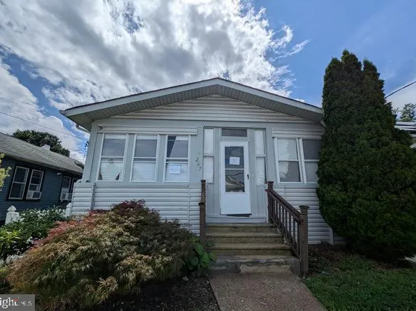 267 Homecrest Ave, Ewing, NJ 08638