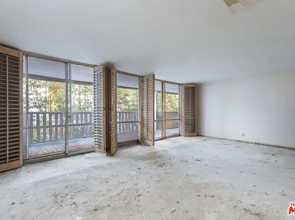 848 N Kings Rd APT 208, West Hollywood, CA 90069