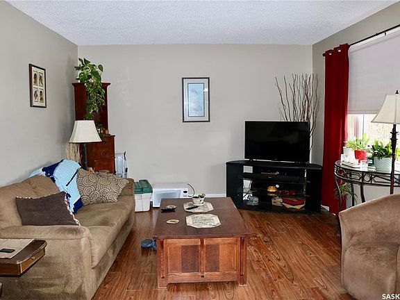 2nd image of 105 Garry STREET