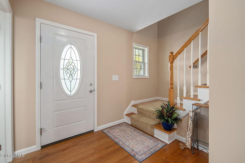5th image of 44 Shepard Avenue