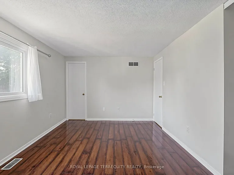 7 Yorkville Ct — Photo 23