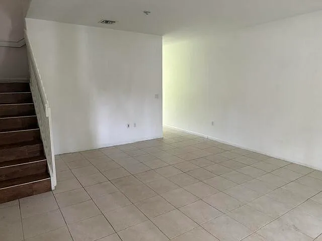 8330 SW 29th St #103 — Photo 5