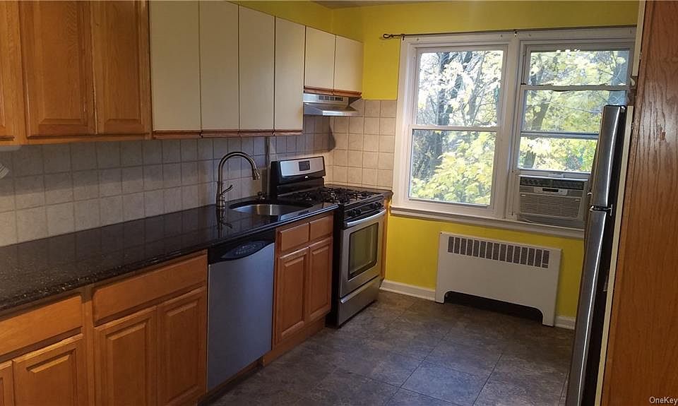 1st image of 43.5 Carpenter Ave #D