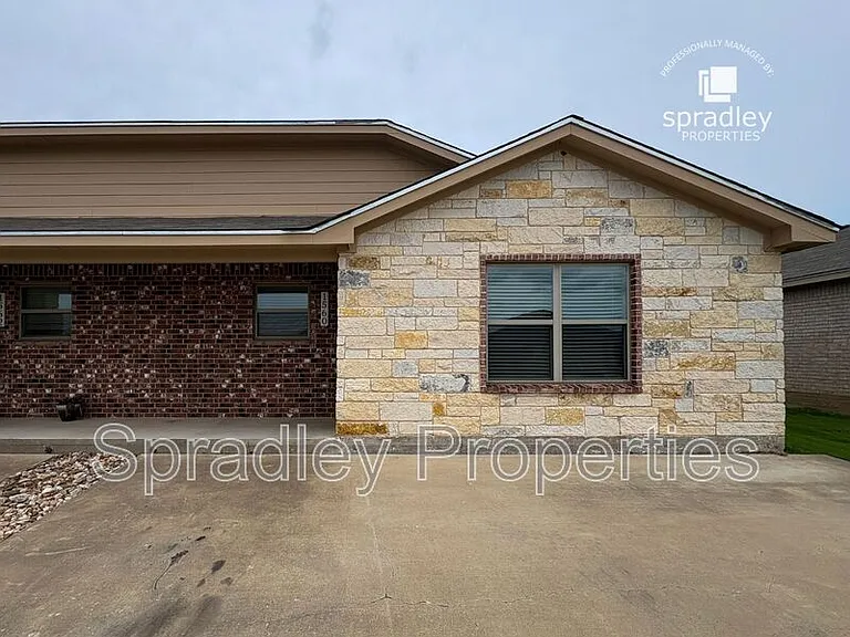 1560 Kal Ct — Photo 1