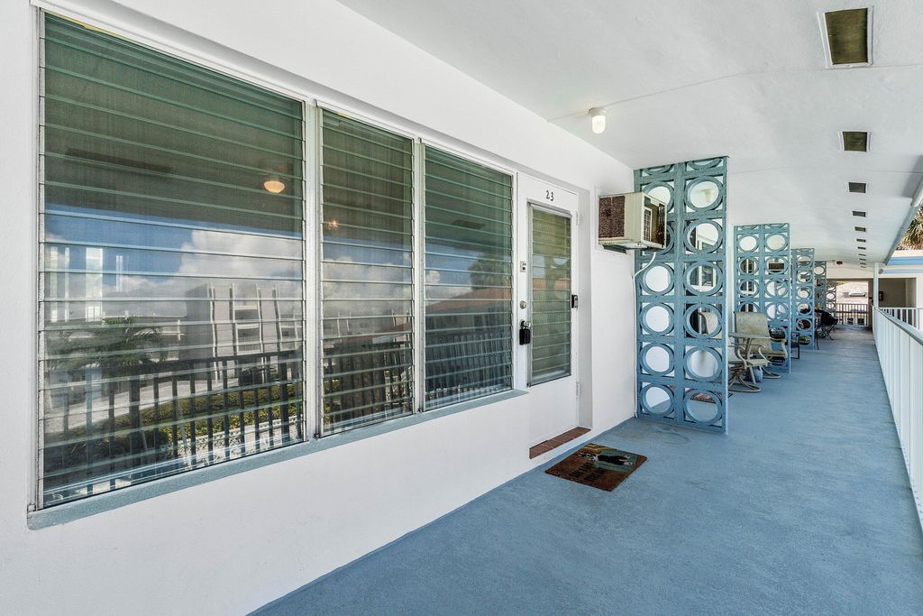 1110 N RIVERSIDE Drive #23, photo 5