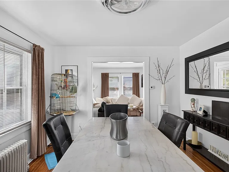 476 Providence St — Photo 9