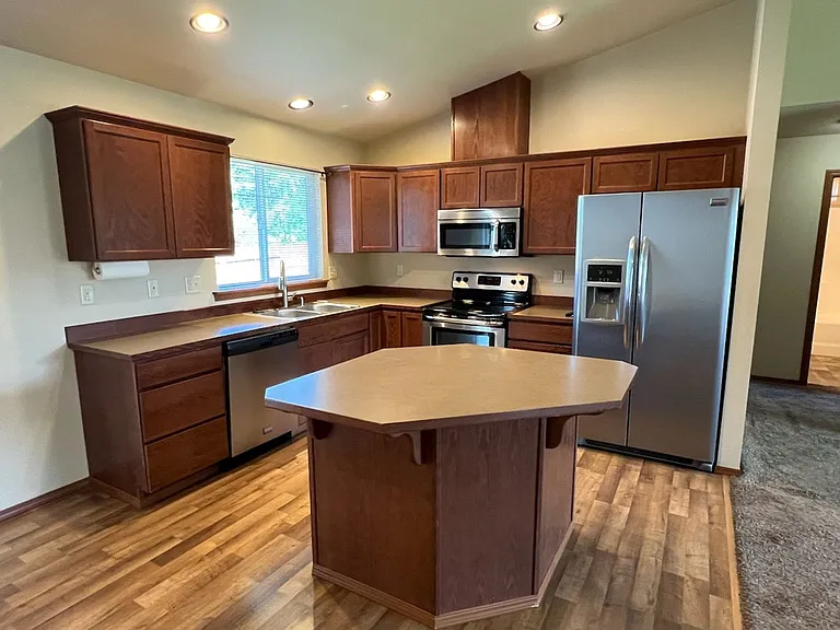 2525 NE Noble Loop — Photo 5