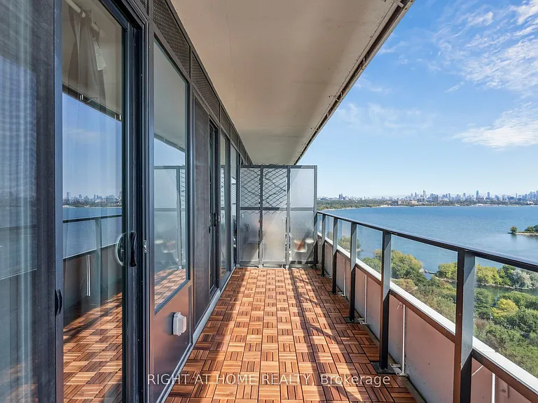 20 Shore Breeze Dr #1409 — Photo 8