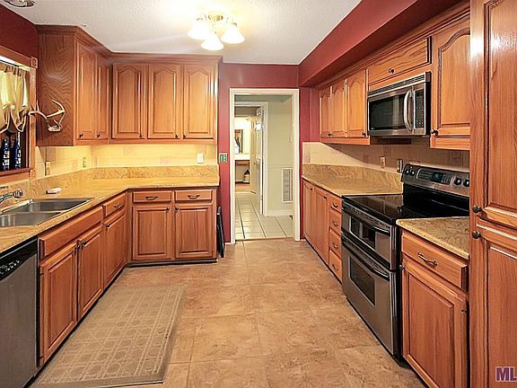 3rd image of 3042 Louisiana Ln
