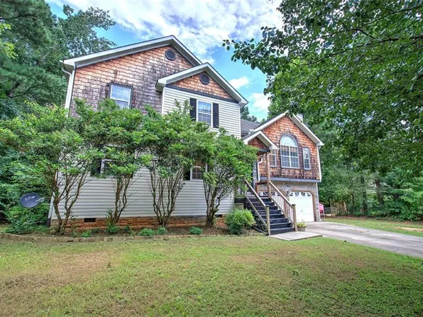 95 Greatwood Dr, White, GA 30184
