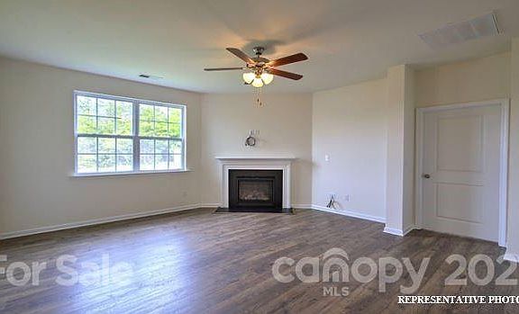 5th image of 110 Cherry Birch St #464