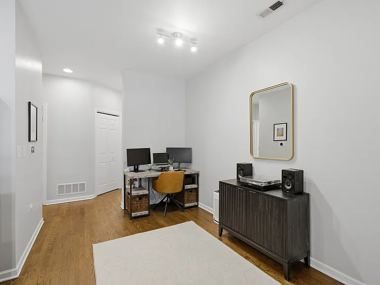 1623 W Grand Ave #1E — Photo 9