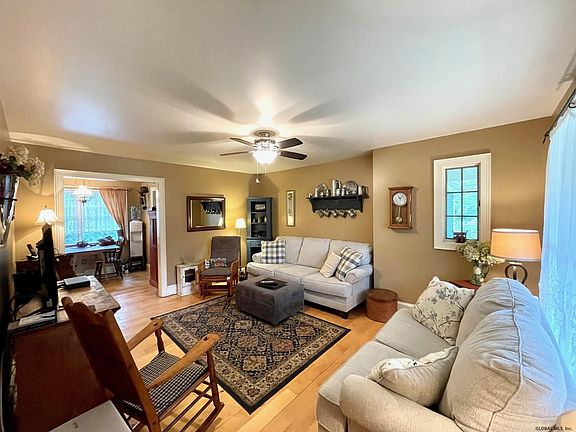 3rd image of 6 Pine Valley Dr