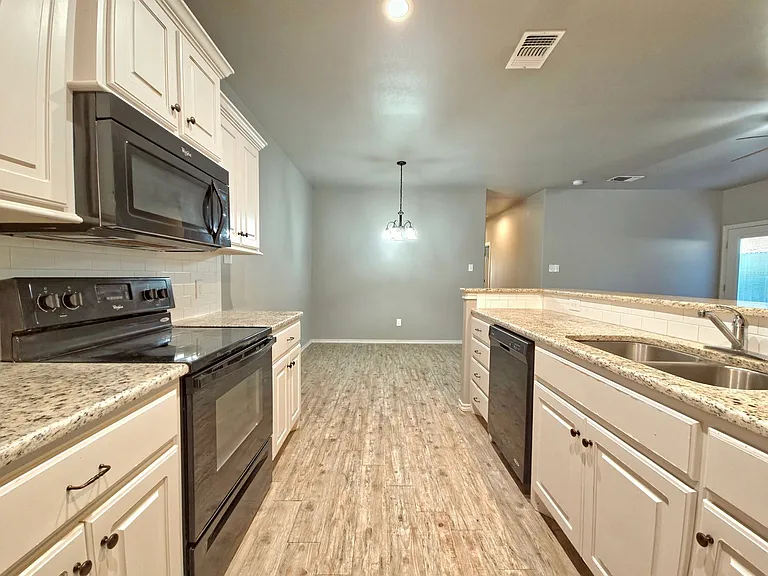 1109 Preston Trl — Photo 7
