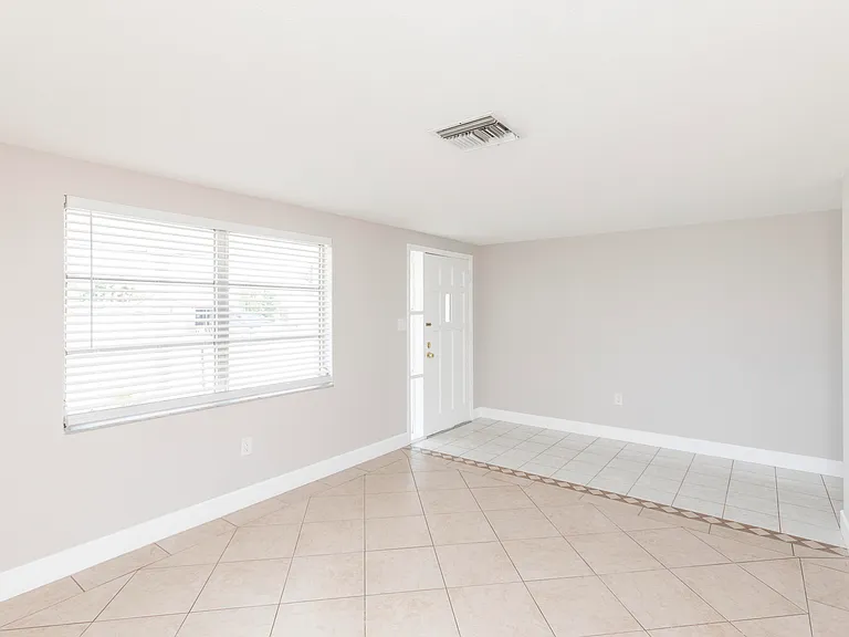 5004 Odyssey Ave — Photo 7