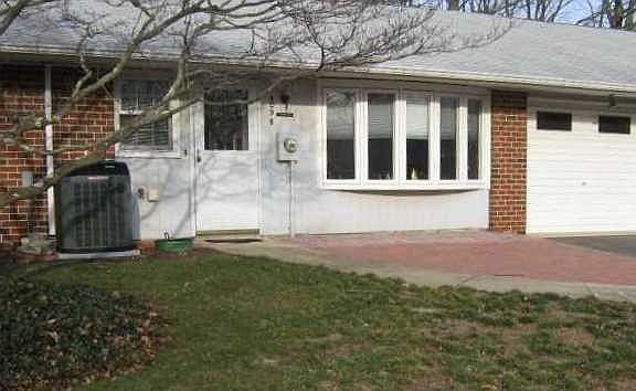 2nd image of 909A Dumbarton Dr
