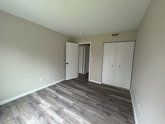 2nd image of 98 Candlewood Dr