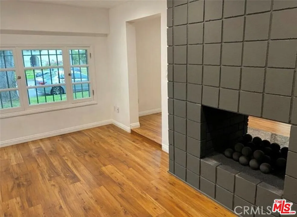 3 bed, 2.0 bath, 2004 sqft, $5,300 — Photo 4